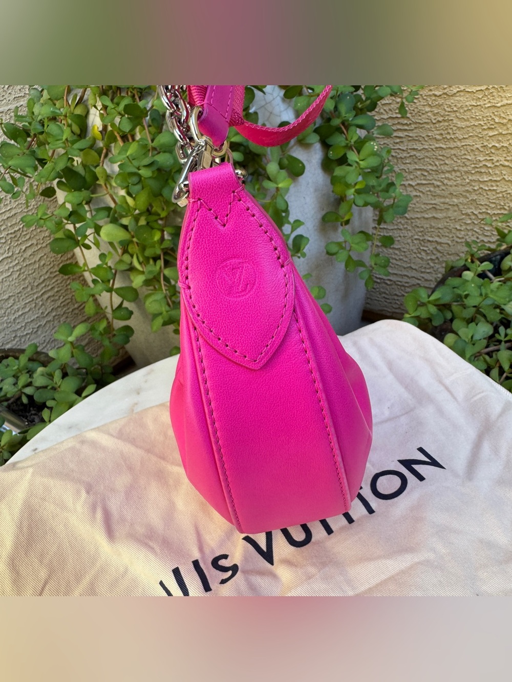 Louis Vuitton Bubblegram Calfskin Over the Moon Crossbody - Picture 11 of 16